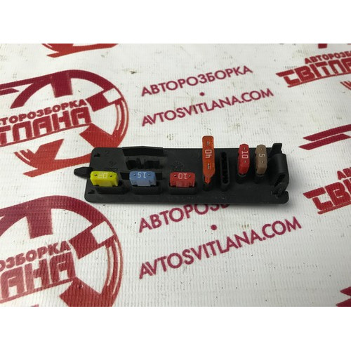 Панель предохранителей Citroen Berlingo 2003-2008 9637466280